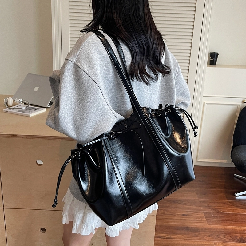 OKEKE PU Tote