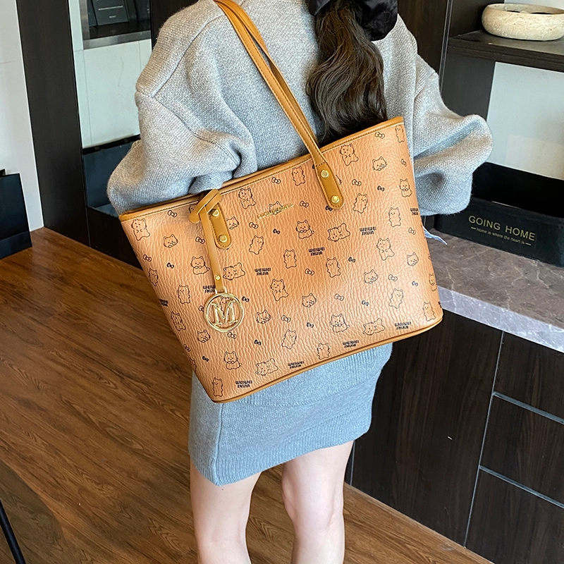 OKEKE pu Tote