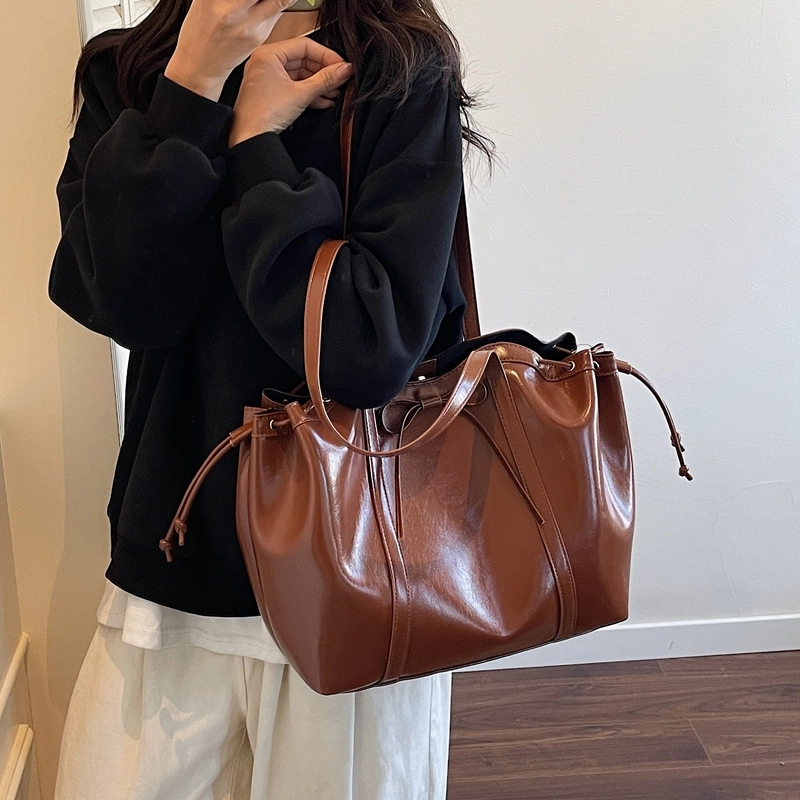 OKEKE PU Tote