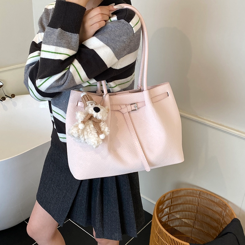 OKEKE pu Tote