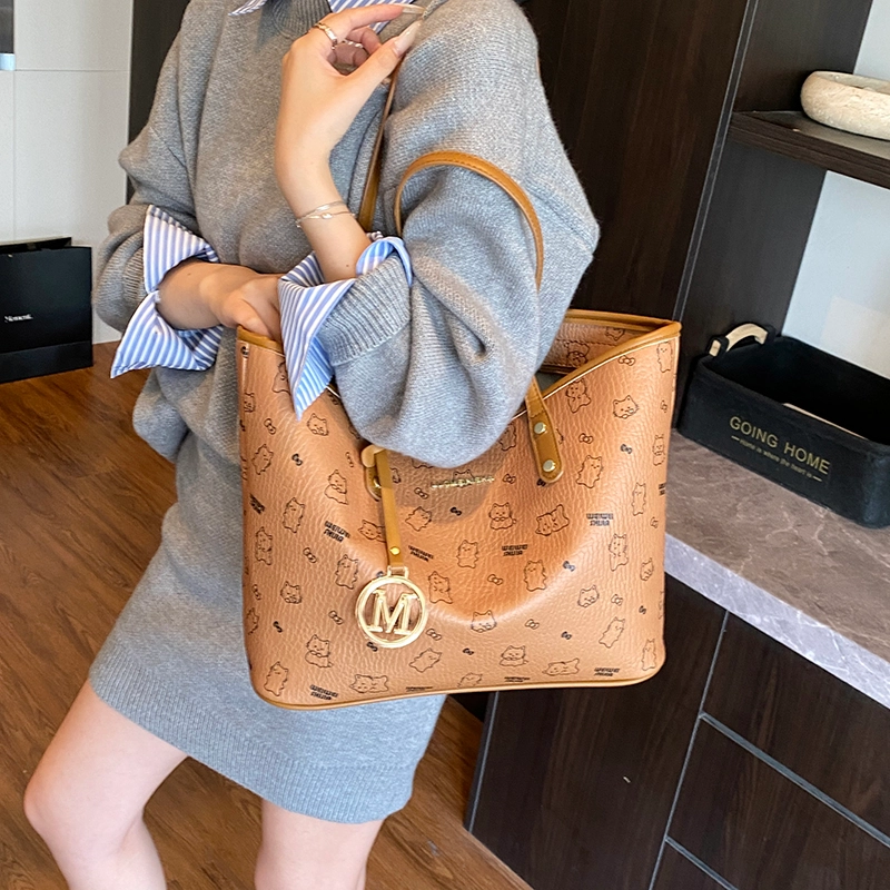 OKEKE pu Tote