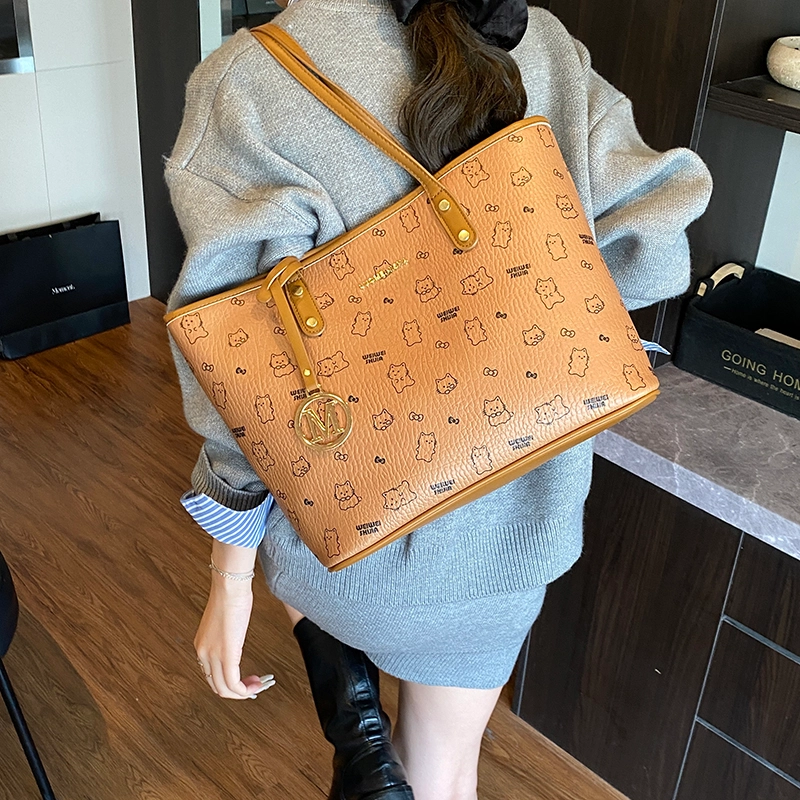 OKEKE pu Tote