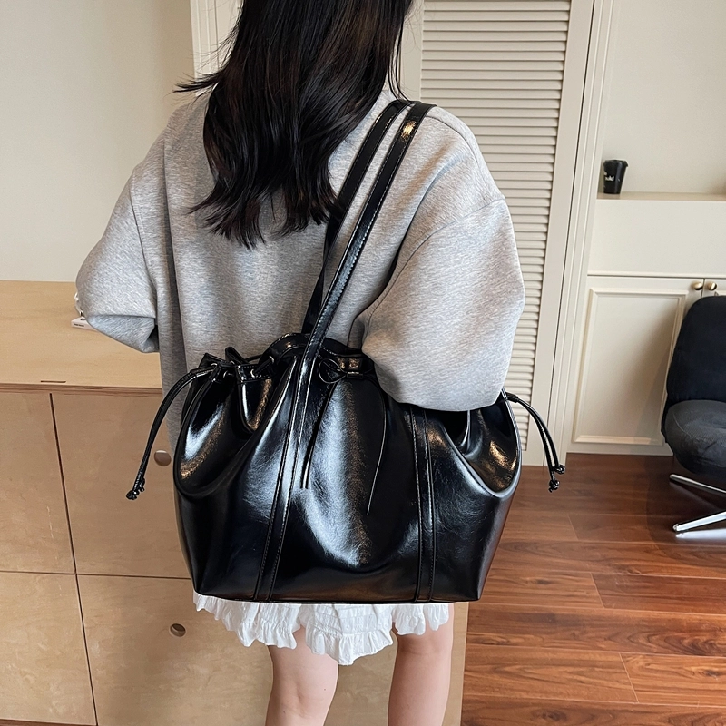OKEKE PU Tote