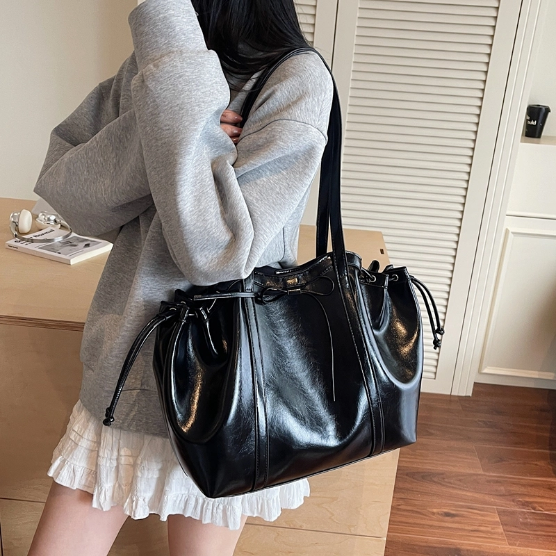 OKEKE PU Tote