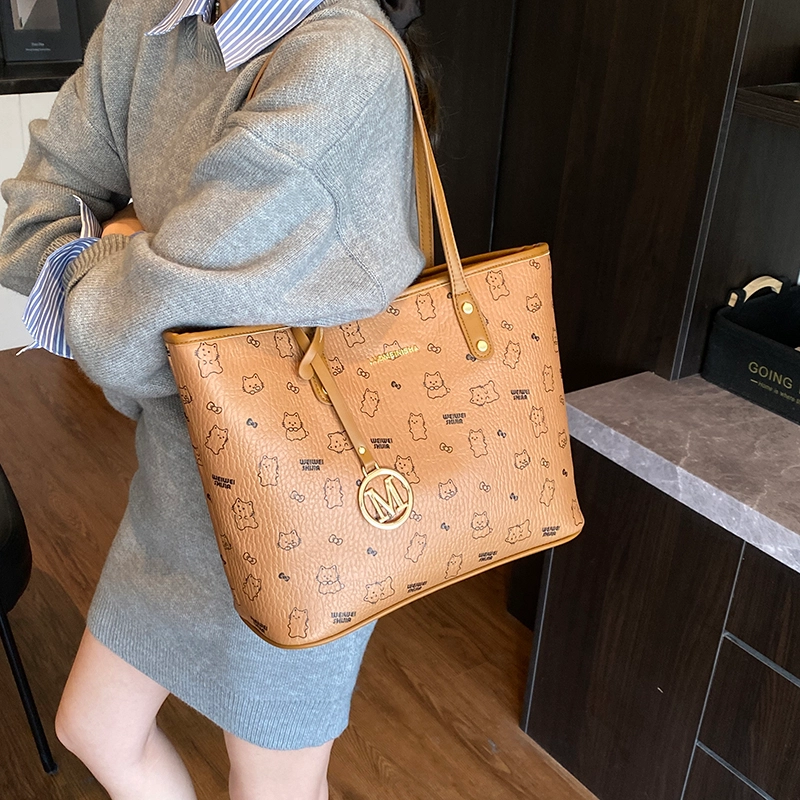 OKEKE pu Tote