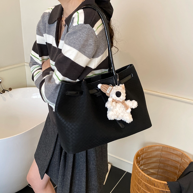 OKEKE pu Tote