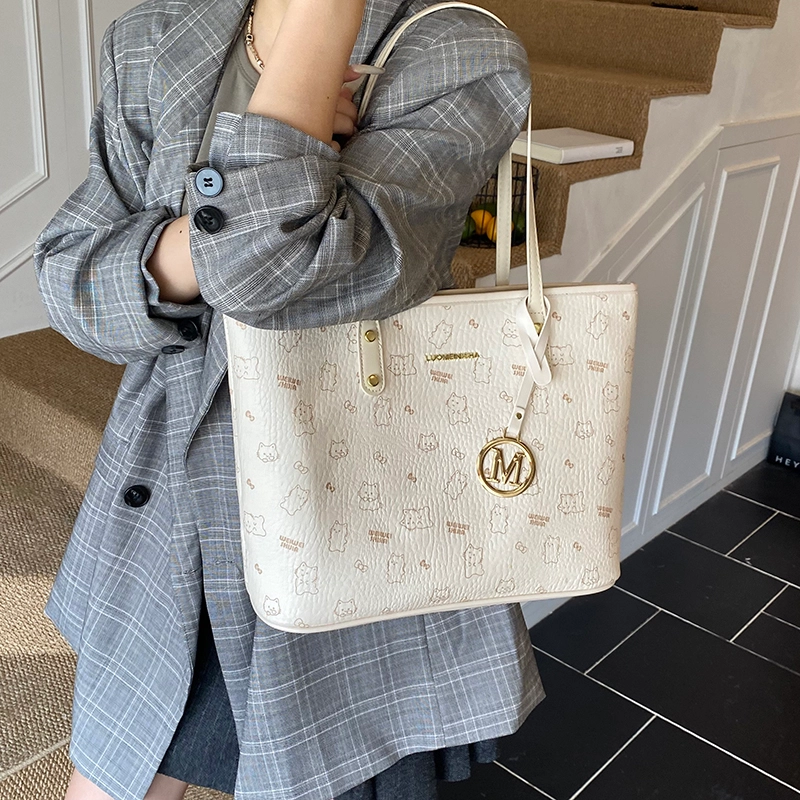 OKEKE pu Tote