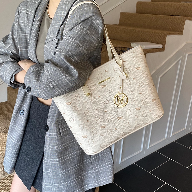 OKEKE pu Tote