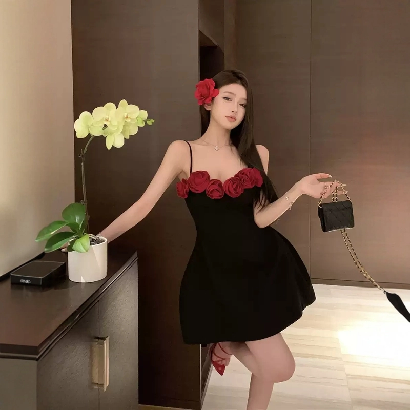 格子苔 立体花朵性感女夏季法式显瘦短裙小众收腰蓬蓬裙子吊带连衣裙 女款