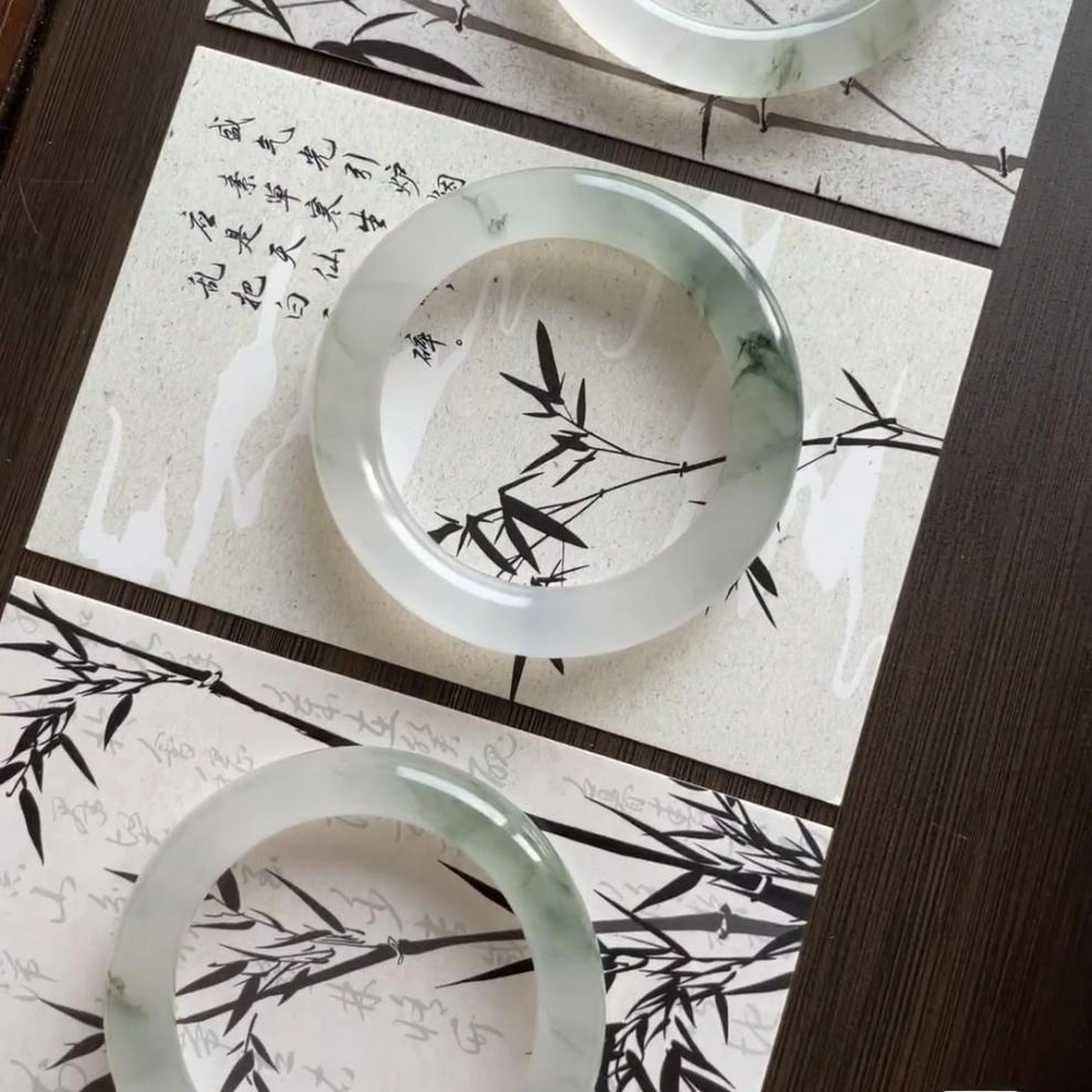 水贝 新中式 青山黛翠玉贵妃镯 宫廷古典轻奢吉祥如意平安顺遂百搭清冷典雅高级感气质温婉 #好运 天山翠 手镯 女款