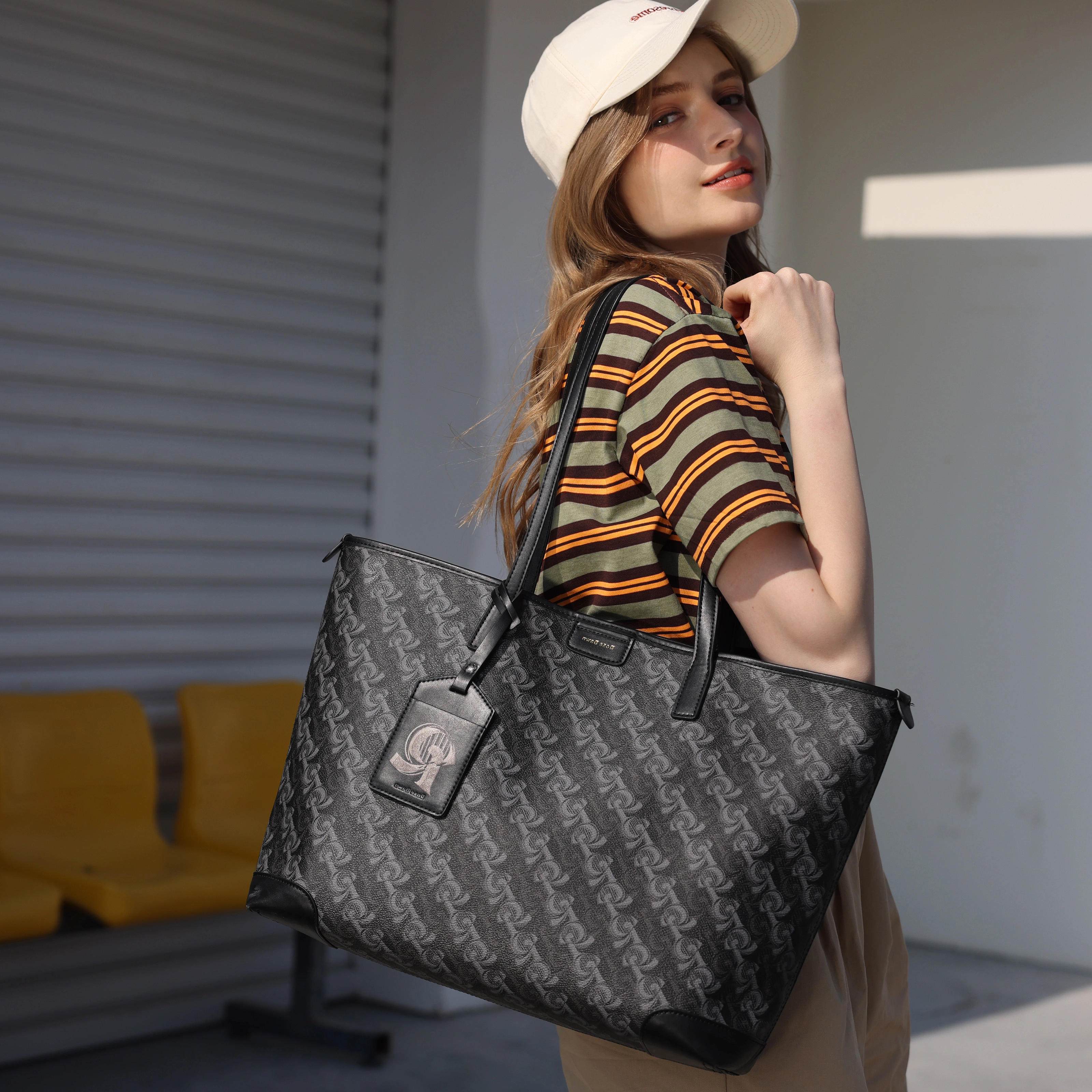 ROSEDAWN PVC Tote