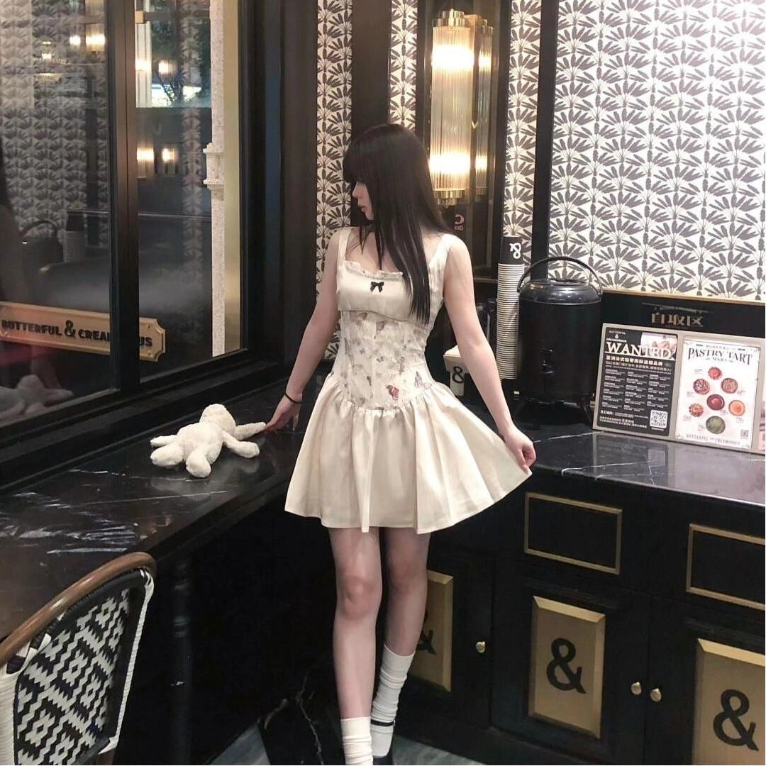 沐晓欣 时尚舒适法式复古甜美高级设计感气质优雅舒适减龄蝴蝶结印花修身显瘦百搭蓬蓬短裙子吊带连衣裙 女款