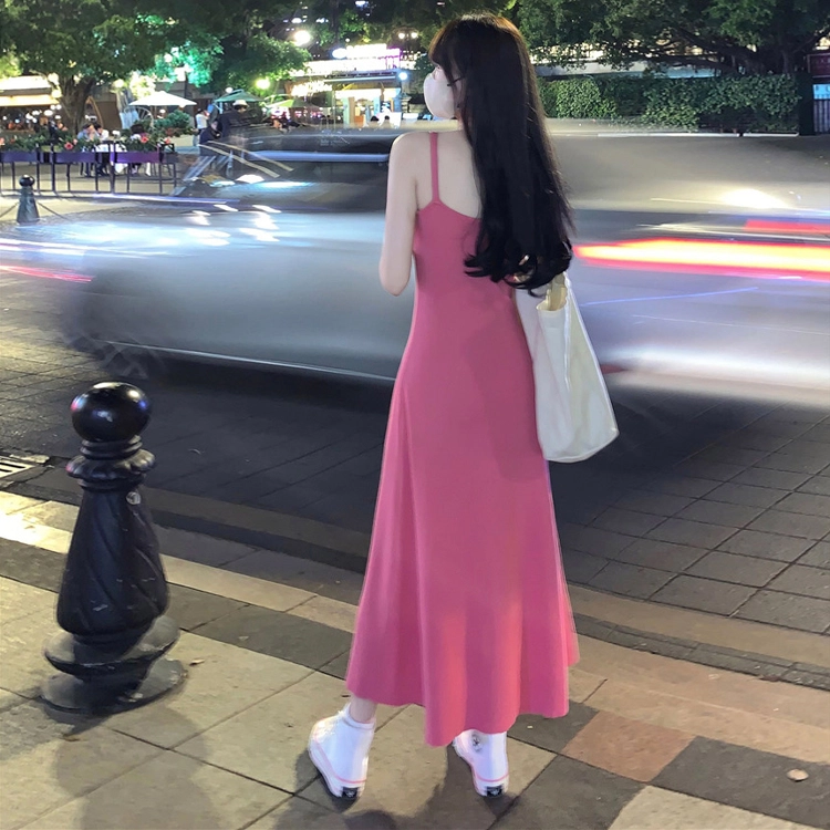 沐晓欣 时尚舒适优雅法式慵懒简约日常通勤显瘦收腰百搭乖乖女穿搭性感甜辣修身气质度假风纯色韩系收腰显瘦露肩吊带连衣裙 女款