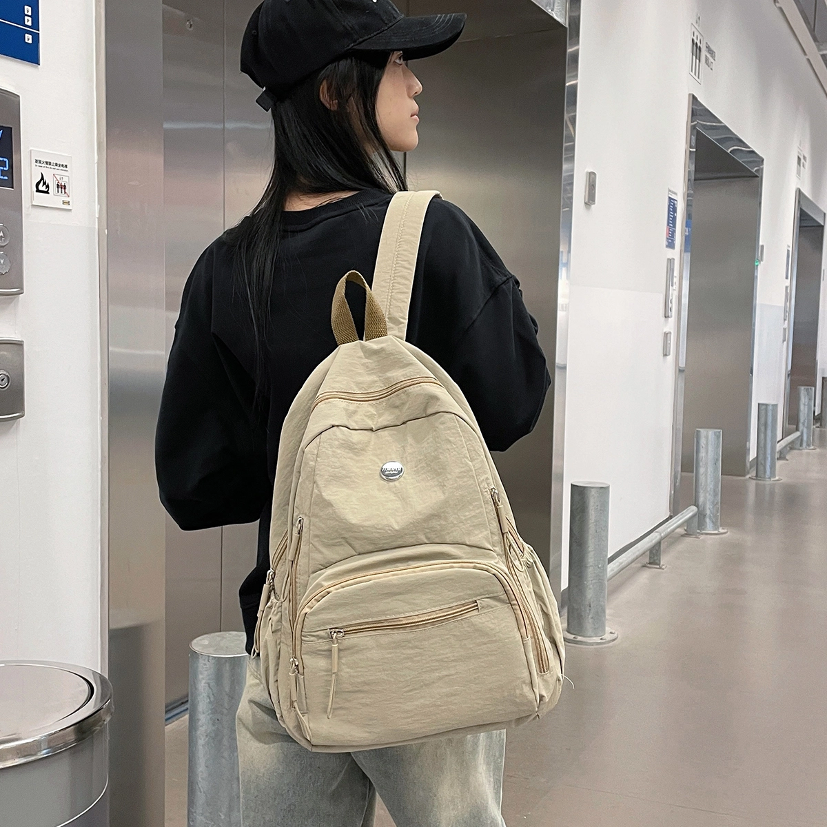 普乐威 高颜值轻便日系书包防泼水多兜电脑通勤百搭旅游 尼龙 背包双肩包 男女同款情侣款 米白色/黑色/卡其色