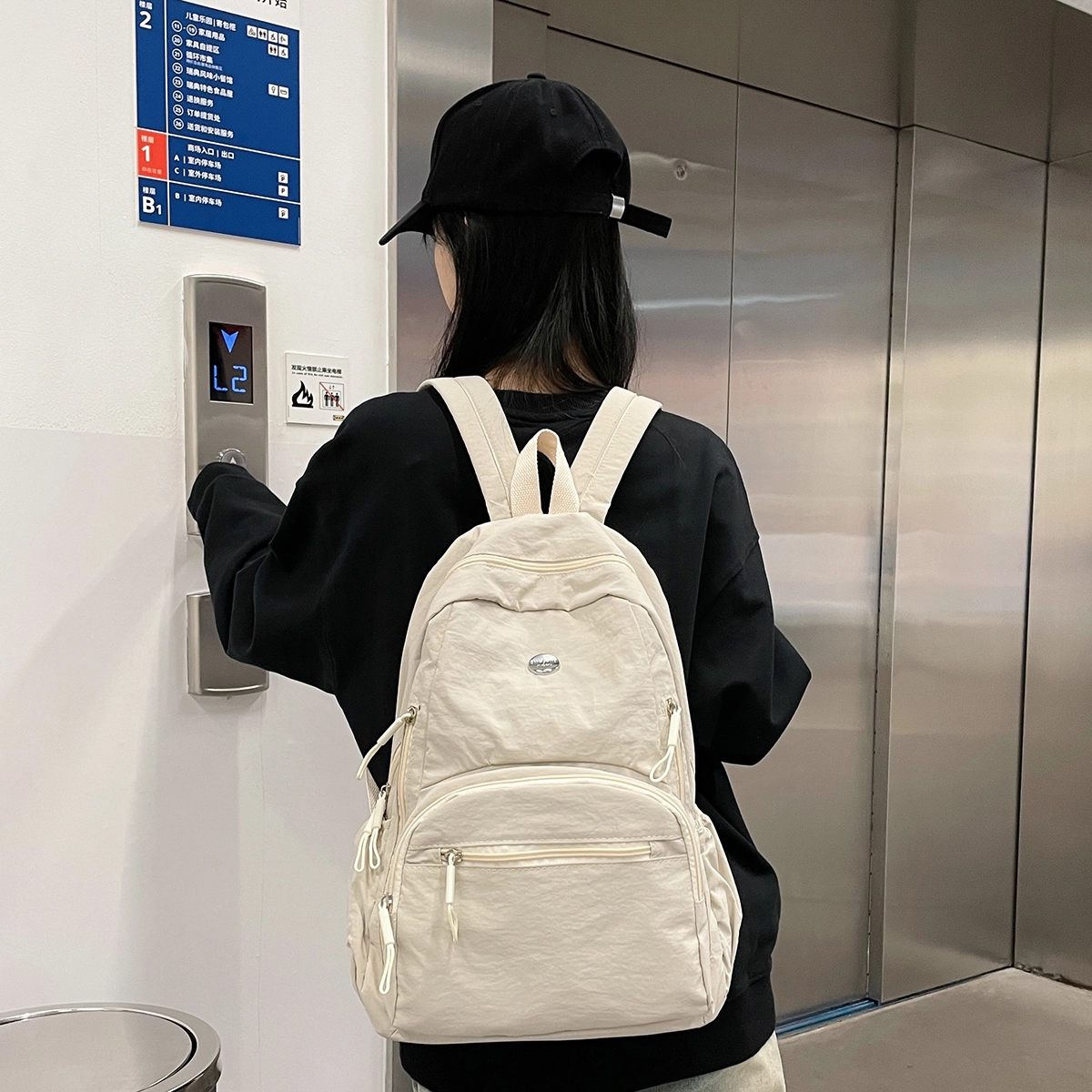 普乐威 高颜值轻便日系书包防泼水多兜电脑通勤百搭旅游 尼龙 背包双肩包 男女同款情侣款 米白色/黑色/卡其色