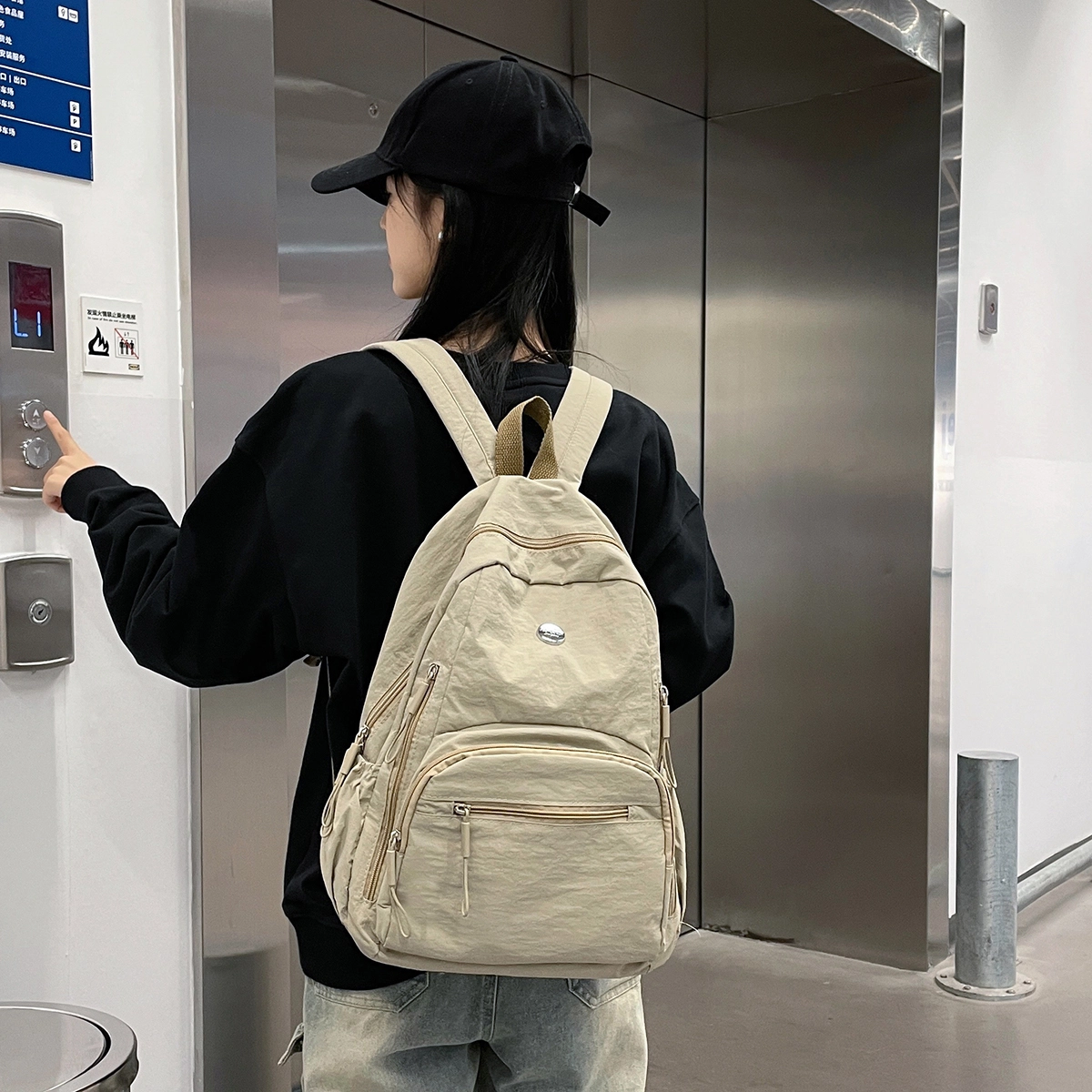 普乐威 高颜值轻便日系书包防泼水多兜电脑通勤百搭旅游 尼龙 背包双肩包 男女同款情侣款 米白色/黑色/卡其色
