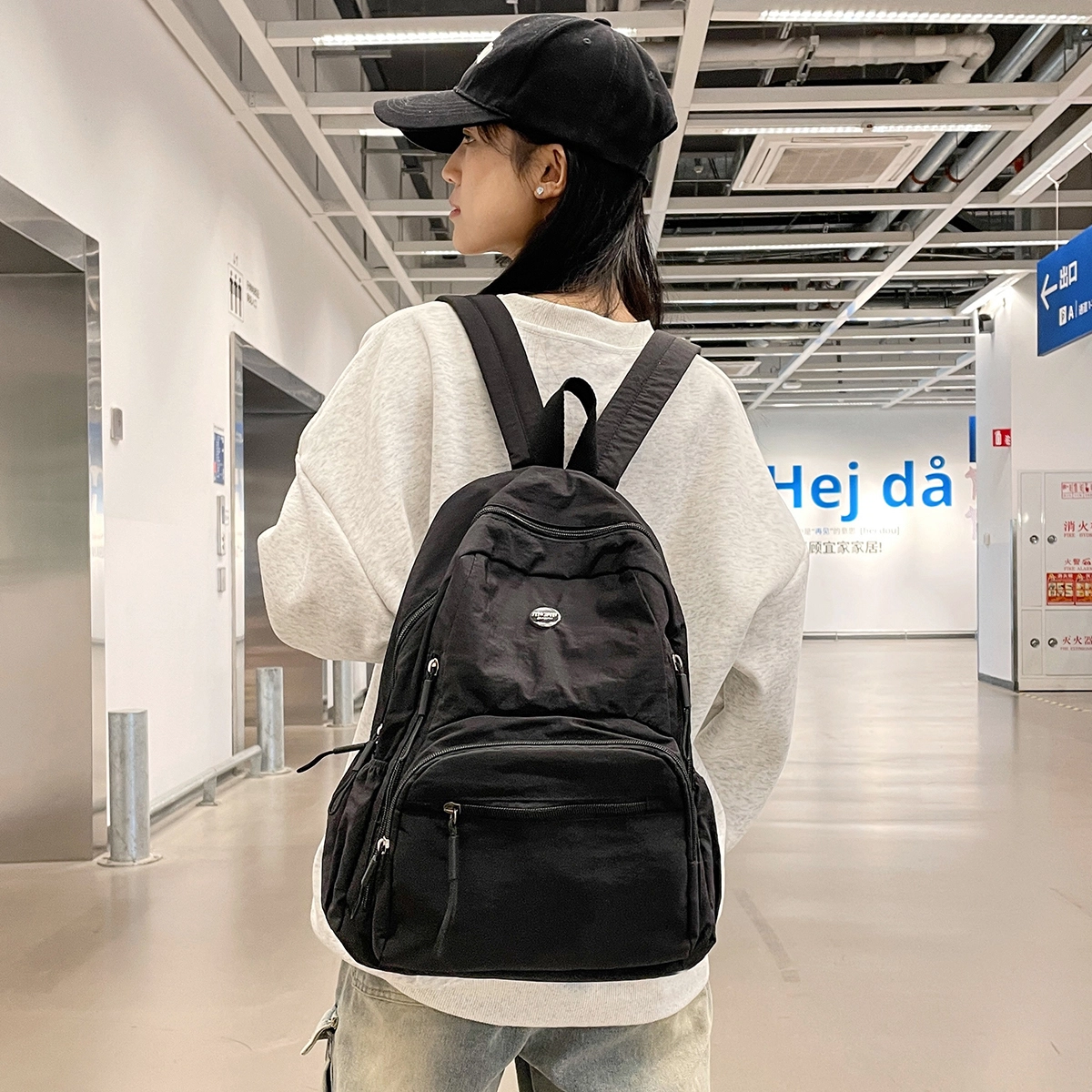 普乐威 高颜值轻便日系书包防泼水多兜电脑通勤百搭旅游 尼龙 背包双肩包 男女同款情侣款 米白色/黑色/卡其色