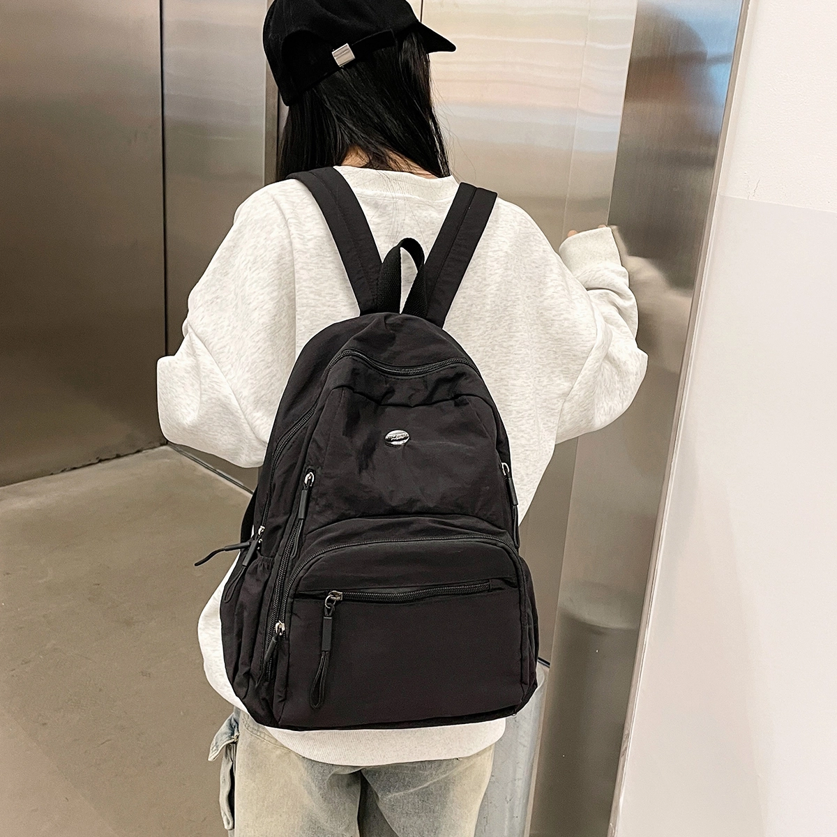 普乐威 高颜值轻便日系书包防泼水多兜电脑通勤百搭旅游 尼龙 背包双肩包 男女同款情侣款 米白色/黑色/卡其色