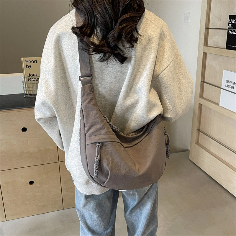 普乐威 简约百搭高级感轻便文艺上课通勤 布 单肩包 男女同款情侣款 多色