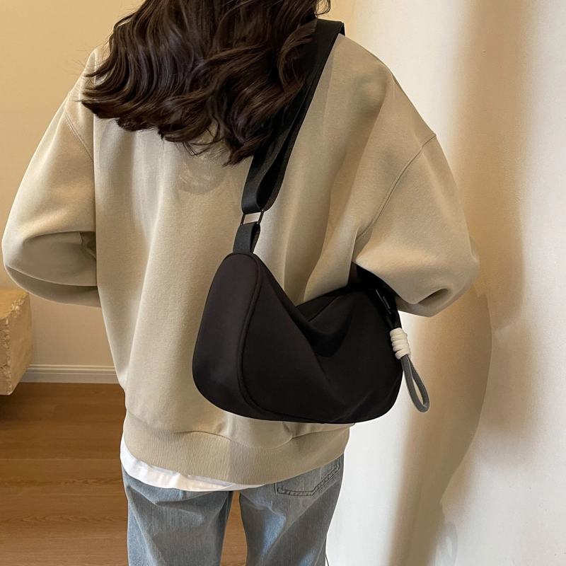 普乐威 高颜值简约时尚百搭小众通勤 布 单肩包 男女同款情侣款 白蓝/白黑/黑色