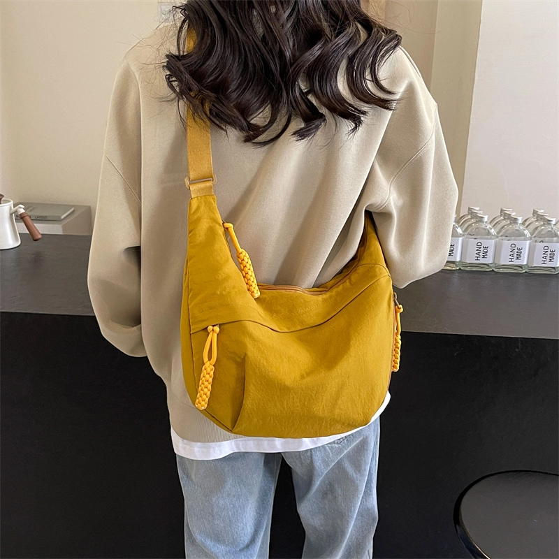 普乐威 简约百搭高级感轻便文艺上课通勤 布 单肩包 男女同款情侣款 多色
