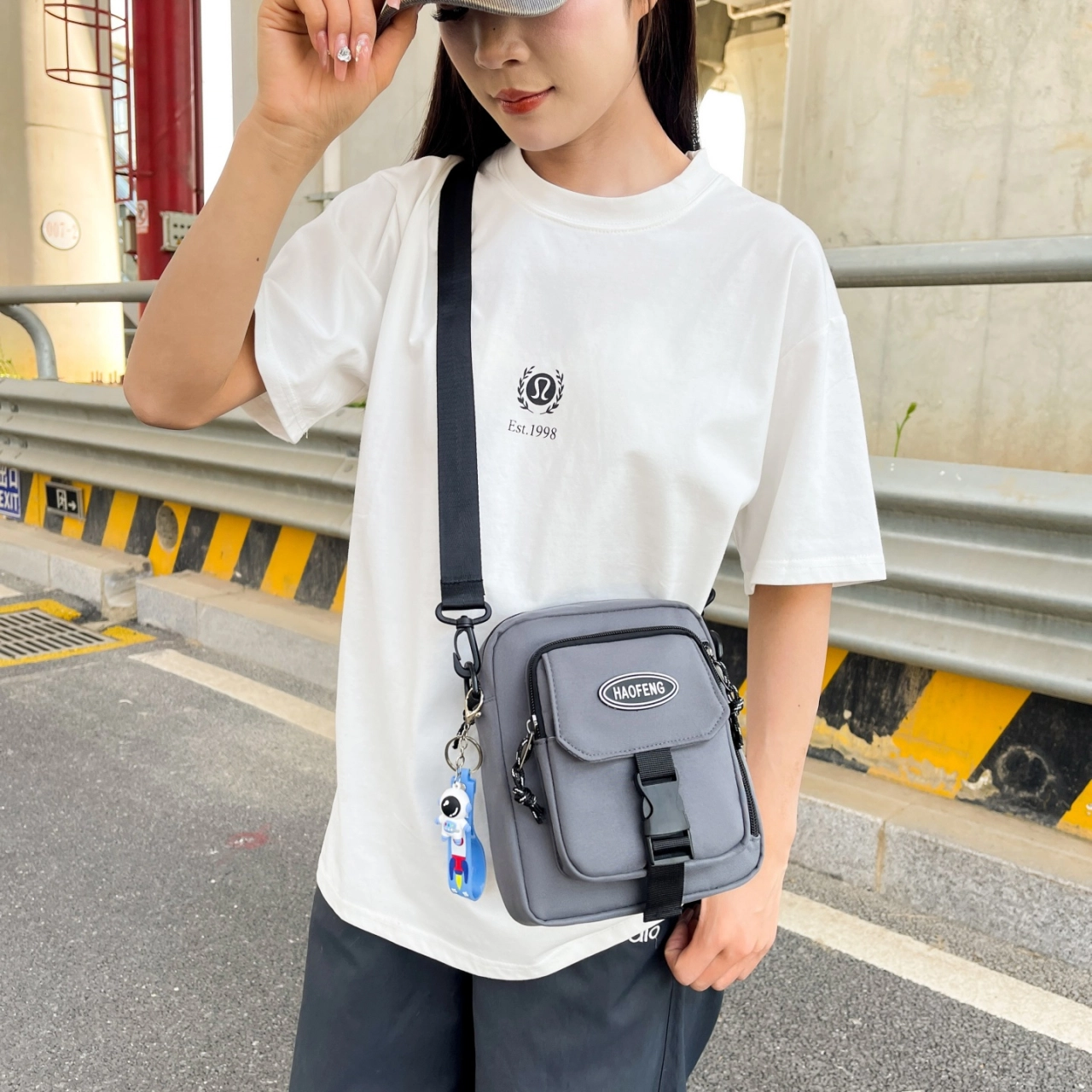 科物酷 背包潮牌时尚休闲个性手机百搭 尼龙布 斜挎单肩包 男女同款情侣款 灰色/黑色/蓝色/白色
