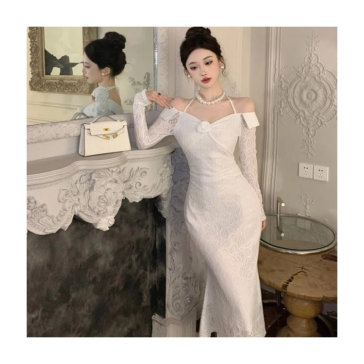 俞兆林 法式纯欲蕾丝裙时尚气质露肩挂脖长款长袖连衣裙 女款