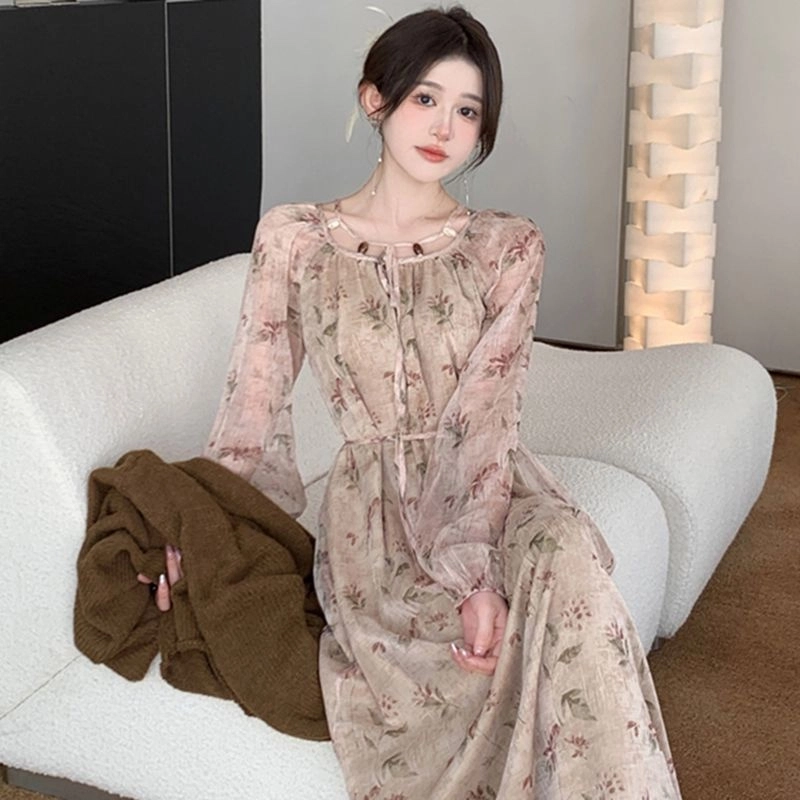 俞兆林 新中式中国风小众松弛清冷设计感裙子简约舒适碎花复古长袖连衣裙 女款