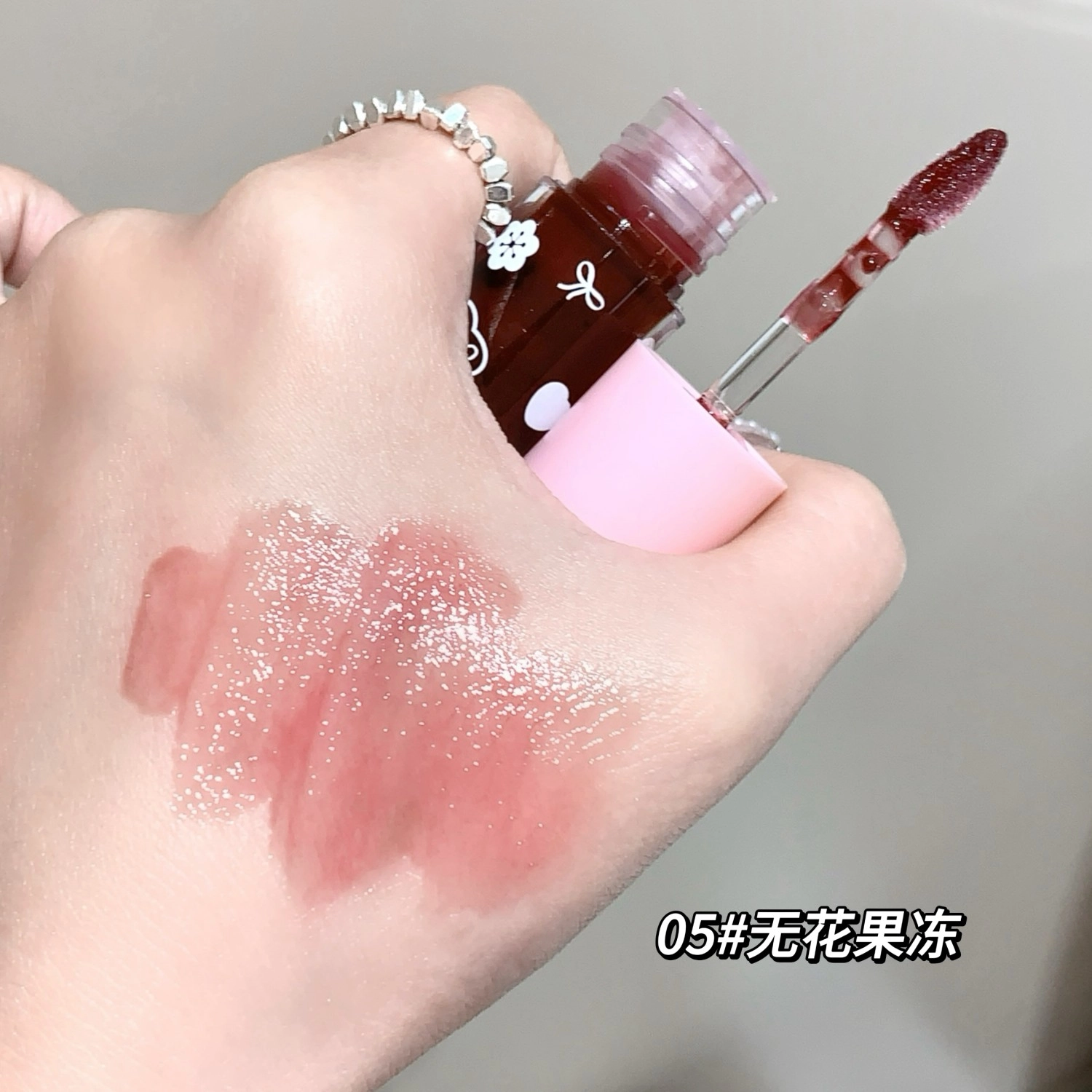 莎琪诺 莹润嘟嫩水感唇蜜 水光 细闪玻璃唇不沾杯