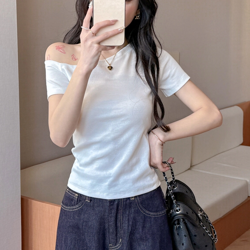 AWAO T
