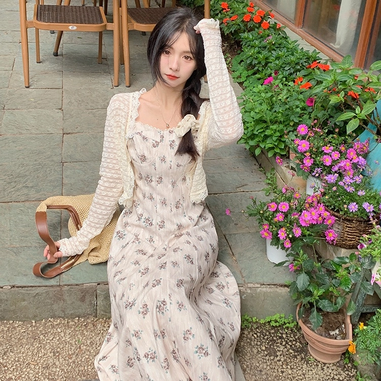 纤丝鸟 法式温柔风浪漫小花设计感百搭蕾丝开衫吊带连衣裙 女款