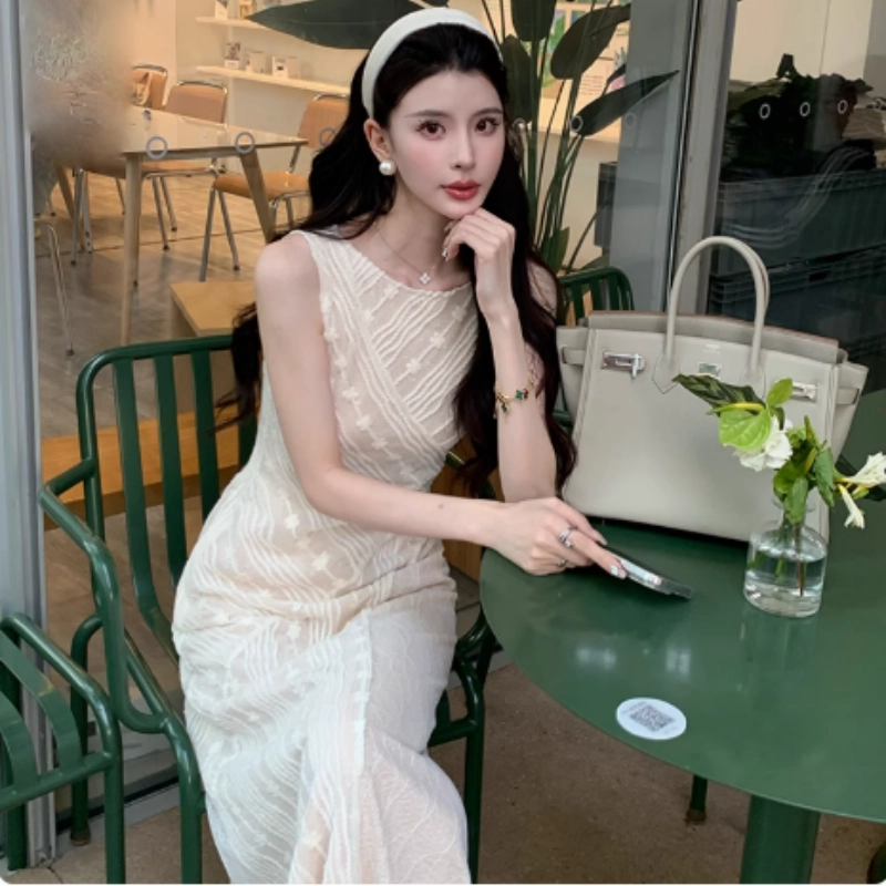 纤丝鸟 法式优雅时尚设计感蕾丝拼接修身显瘦气质无袖连衣裙 女款
