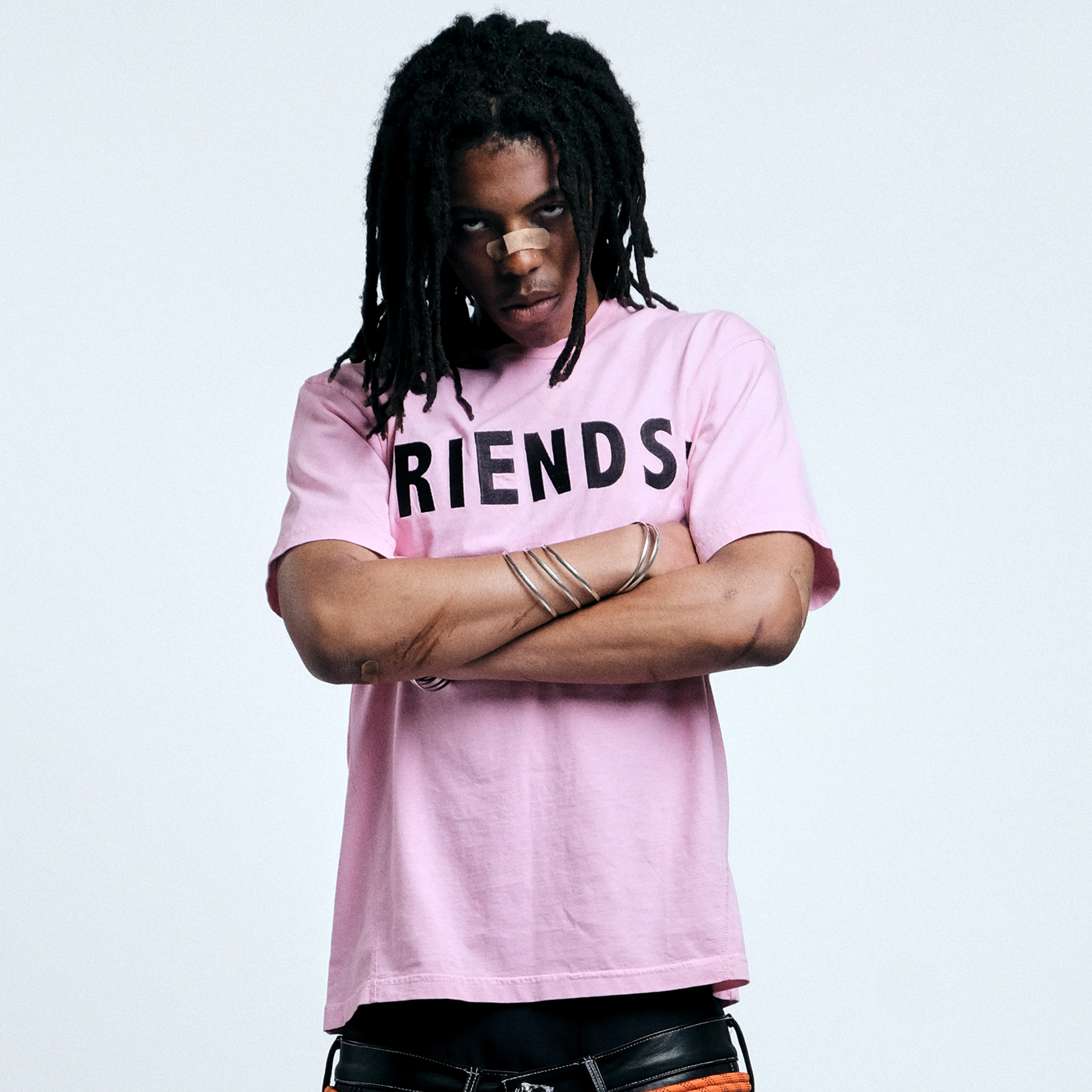 VLONE Friends kiss VLogo T