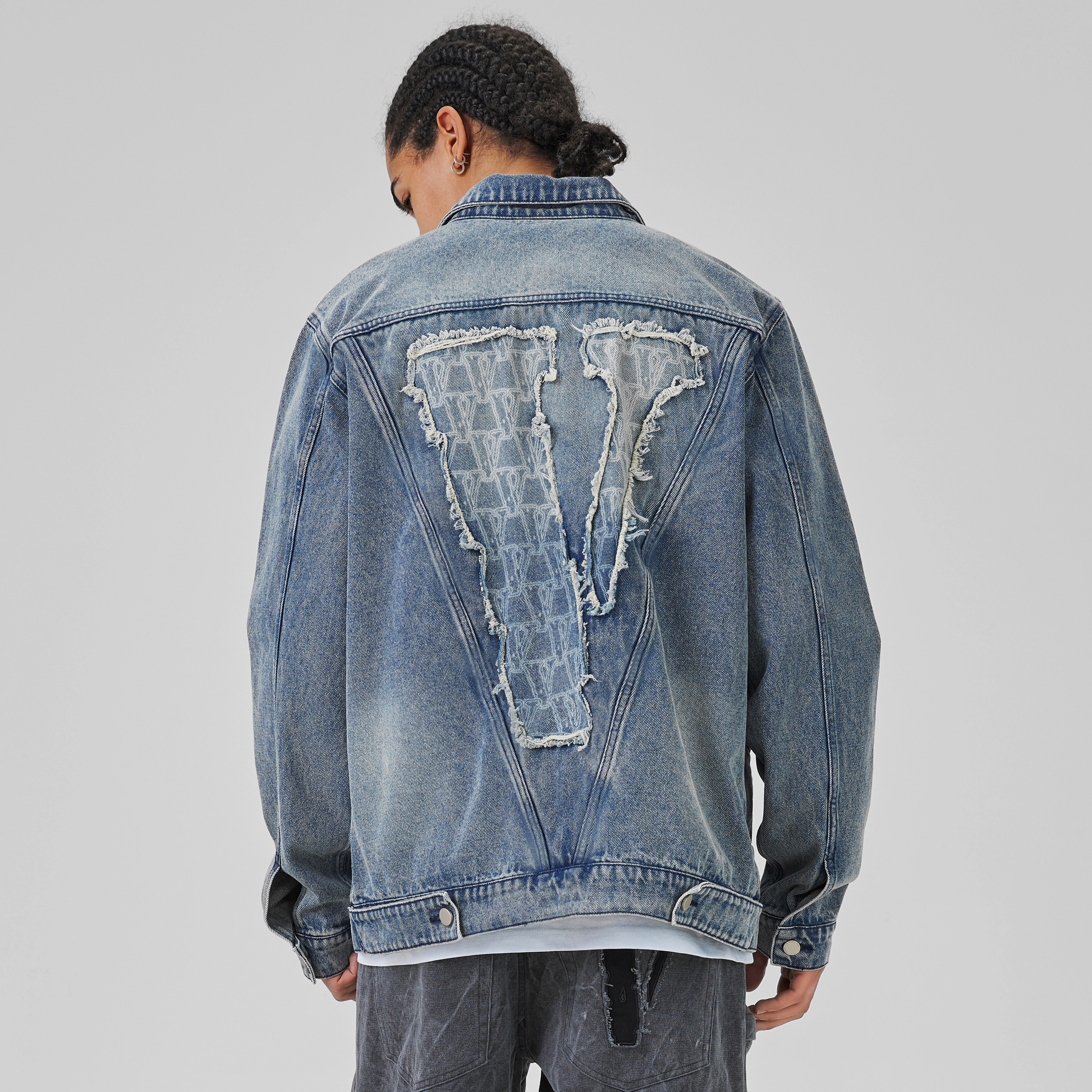VLONE logo