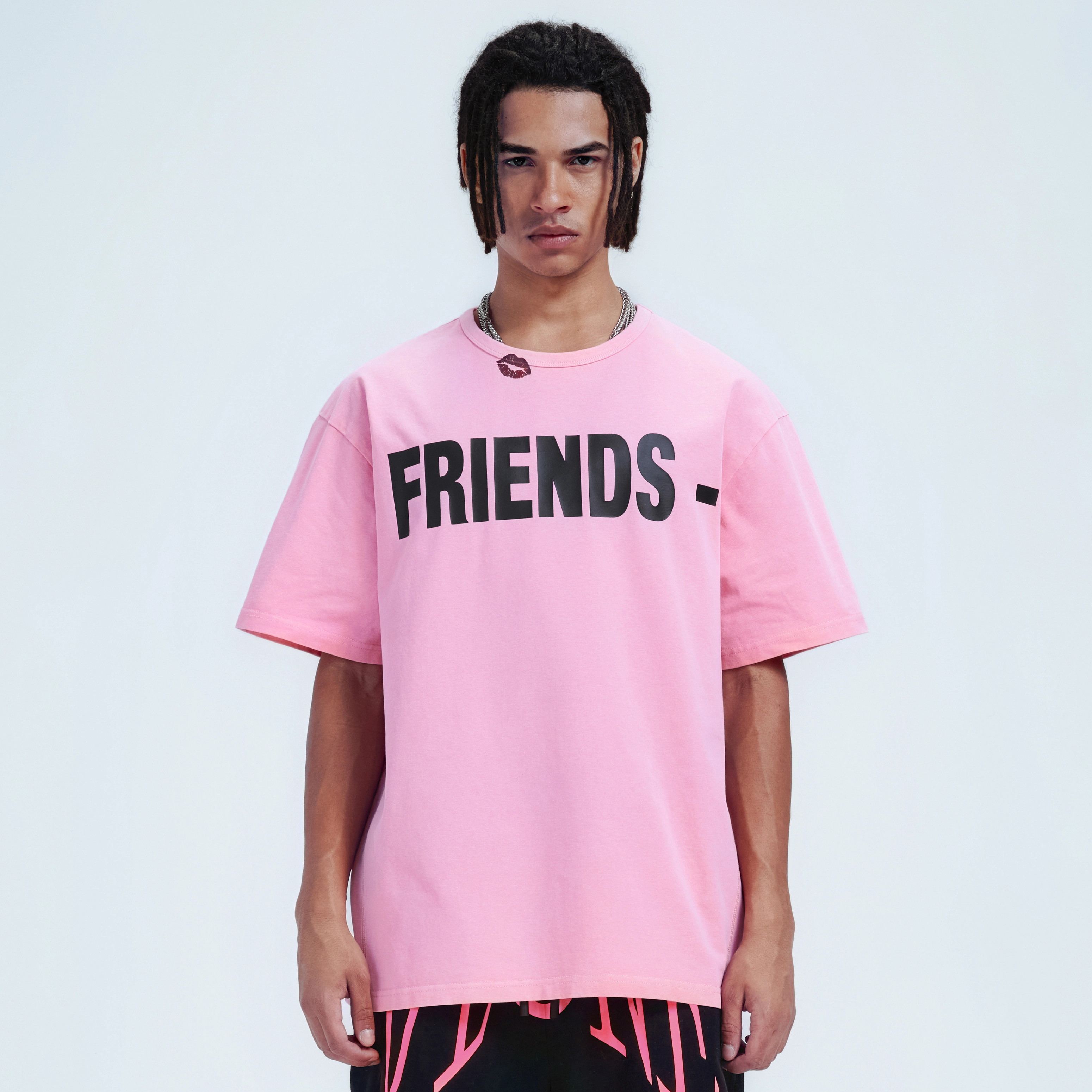 VLONE V LOGO Kiss T