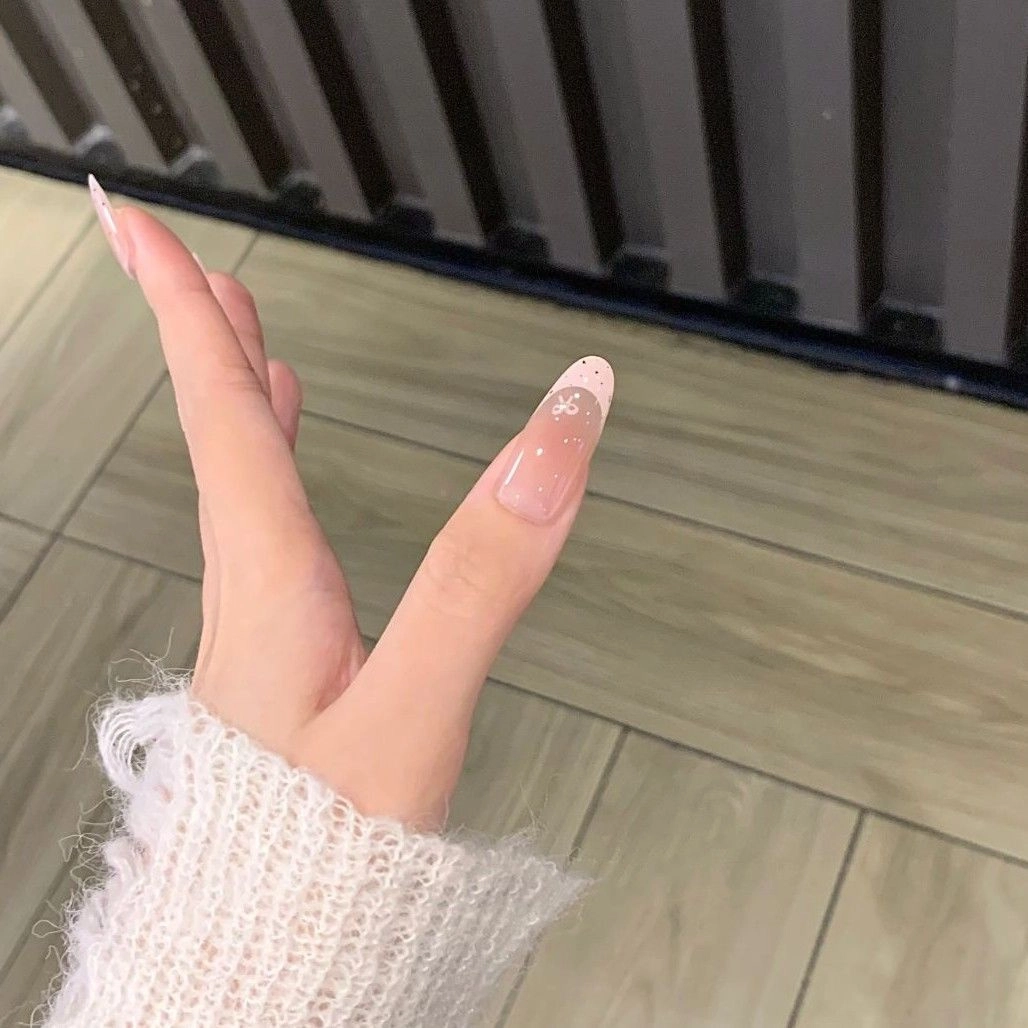 嘉比兔 高级感气质波点富家千金穿戴甲轻奢法式渐变显白蝴蝶结美甲贴  杏仁浅色晕染 可爱