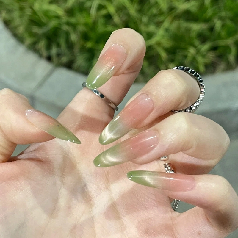 嘉比兔 夏日冰透芭乐渐变猫眼穿戴甲显白法式风格美甲贴片长款  中梯多巴胺晕染 细闪