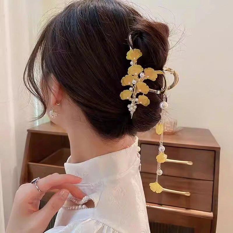 缔晶 森系请新时尚三生有杏流苏鲨鱼套装 甜美浪漫日常通勤造型感盘发 合金 发夹 女款
