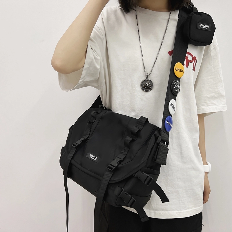 行途 百搭大容量休闲港风机能包工装包 尼龙 斜挎包 常规 男女同款情侣款 黑色