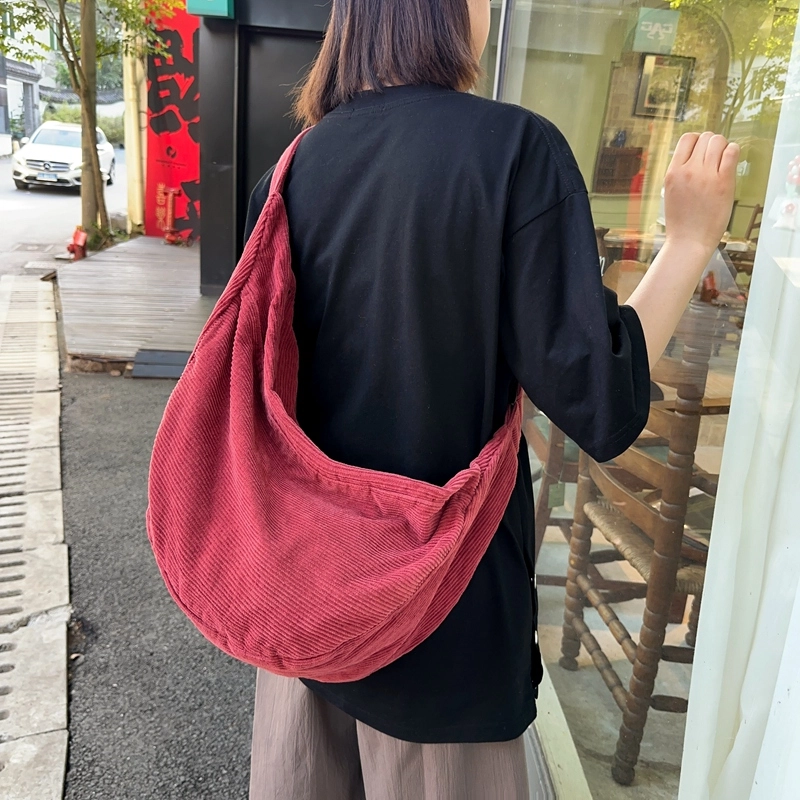 行途 简约纯色学生 条绒 斜挎包 常规 男女同款情侣款 黑色/白色/绿色/红色/棕色