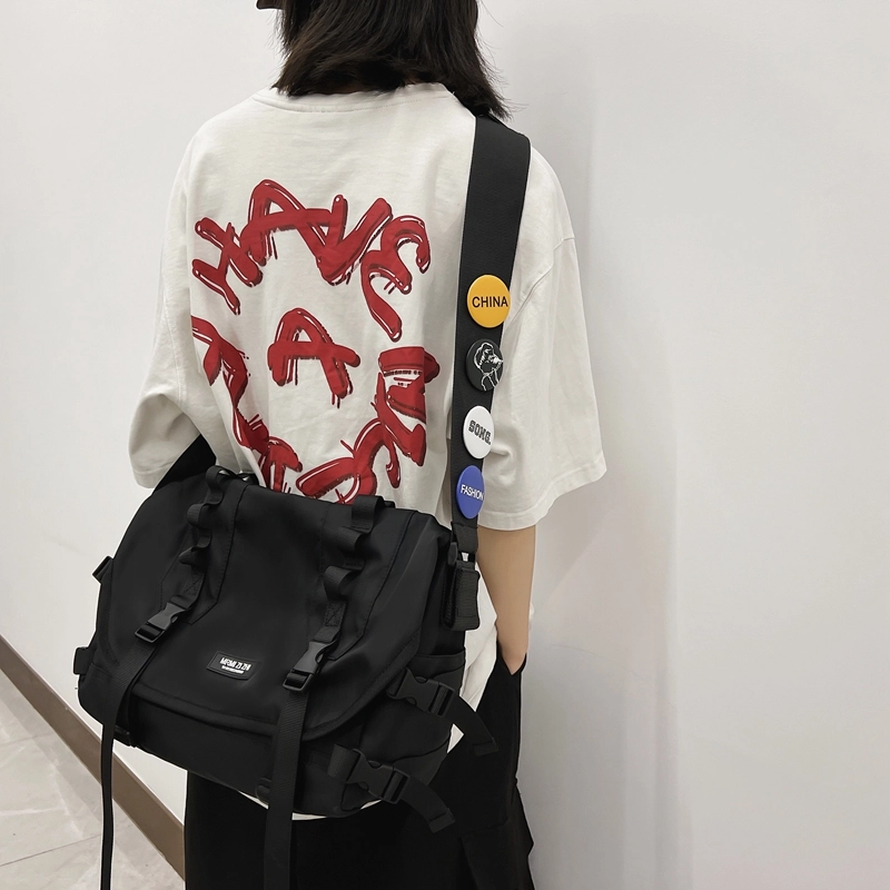 行途 百搭大容量休闲港风机能包工装包 尼龙 斜挎包 常规 男女同款情侣款 黑色
