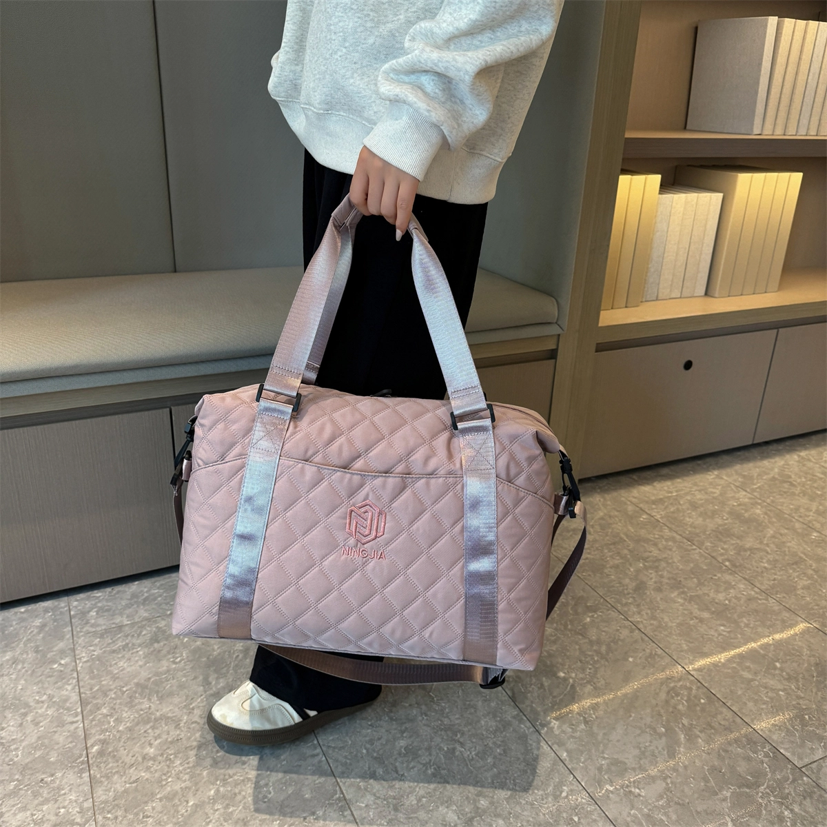 行途 大容量出差旅行袋休闲百搭单肩斜挎女包行李包外出旅行包高级感健身包