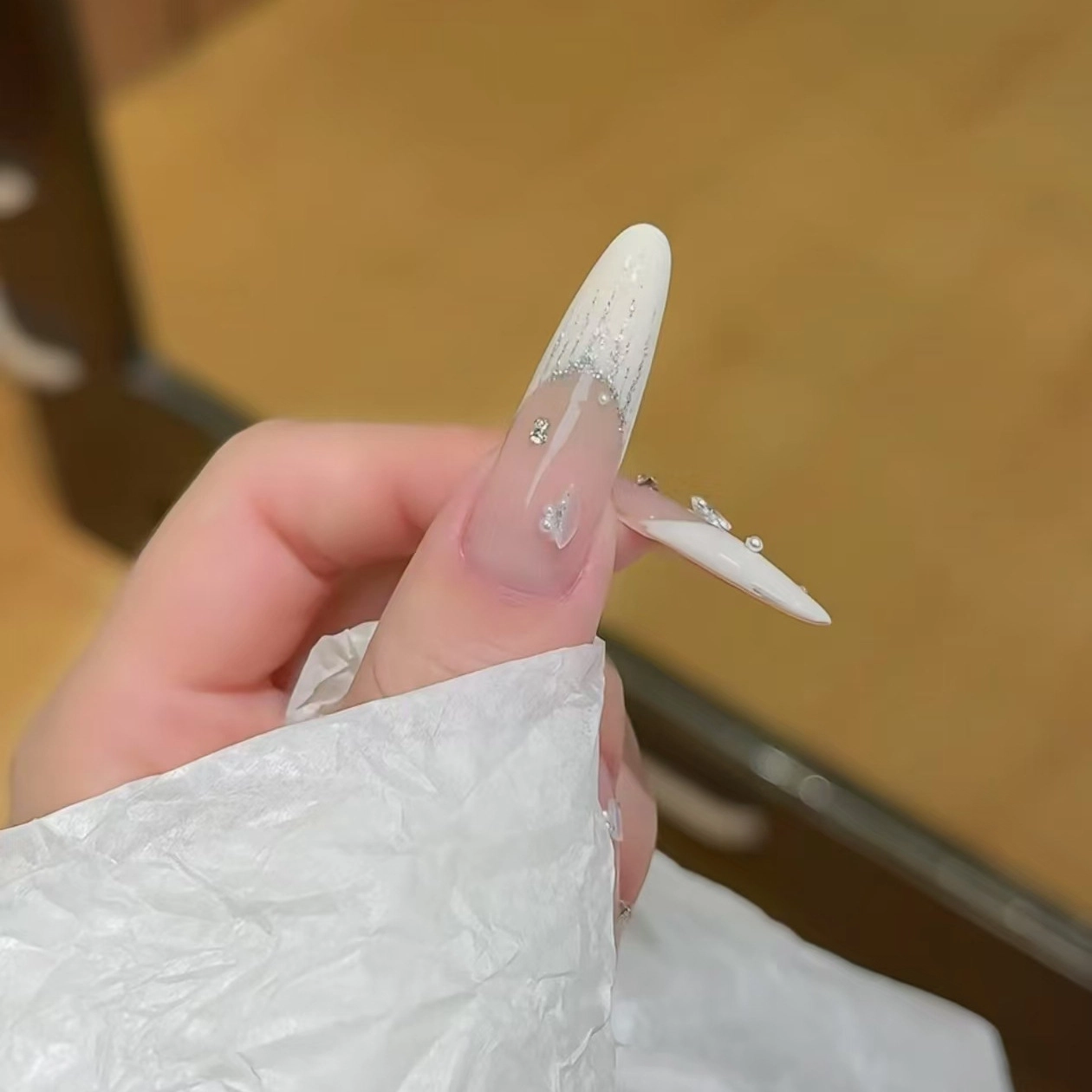 轻迎 水滴型墨尔本白月光碎钻蝴蝶结  穿戴甲 长款粉色晕染 法式
