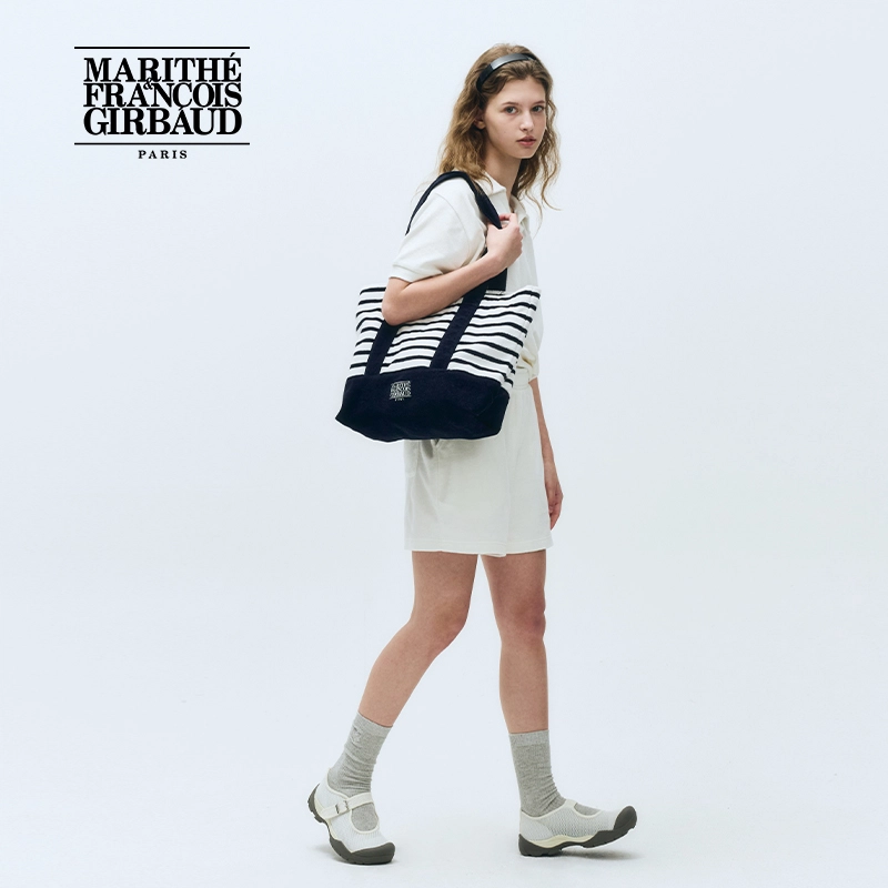 MARITHE FRANCOIS GIRBAUD logo SS25 T