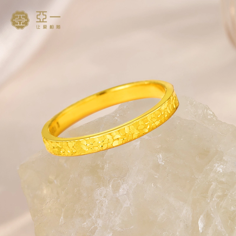亚一 爆闪碎碎冰 闪耀轻奢时尚 精致璀璨 高级感 日常通勤百搭 足金 一口价 黄金戒指 女款
