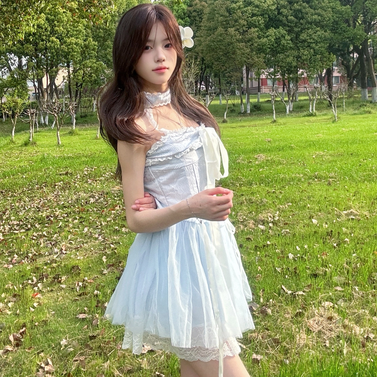 珠蒂美 甜辣穿搭蝴蝶结蕾丝拼接挂脖修身收腰裙子设计感吊带连衣裙 女款