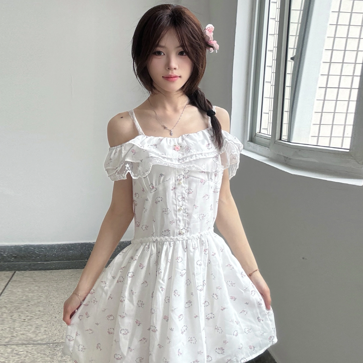珠蒂美 碎花一字肩蕾丝仙女收腰蓬蓬裙子气质吊带连衣裙 女款