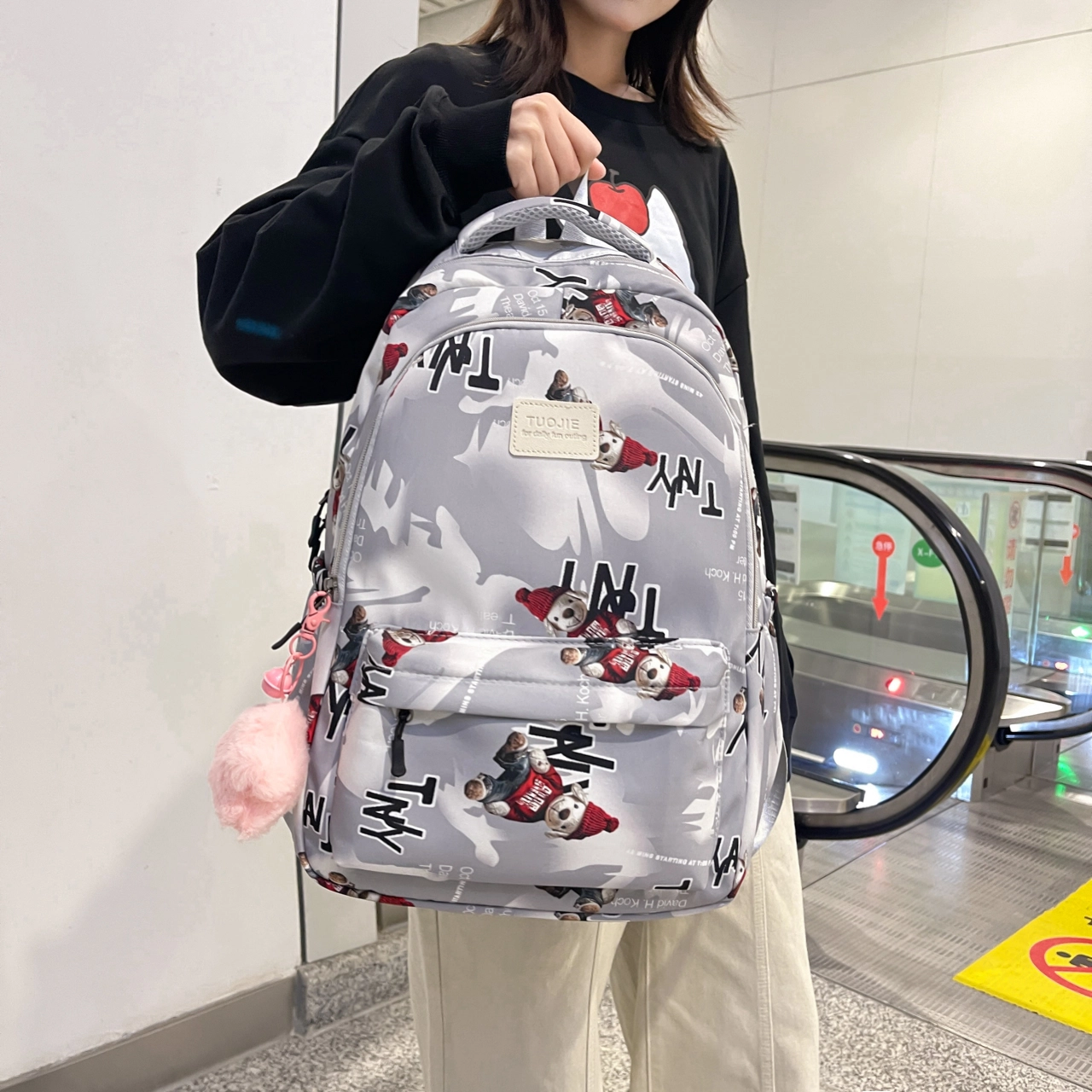 泰格奴 涂鸦精美旅行小清新轻便高颜值大容量背包初中高中大学生上课百搭书包 尼龙 双肩包 常规 男女同款情侣款 灰色/蓝色/黑色