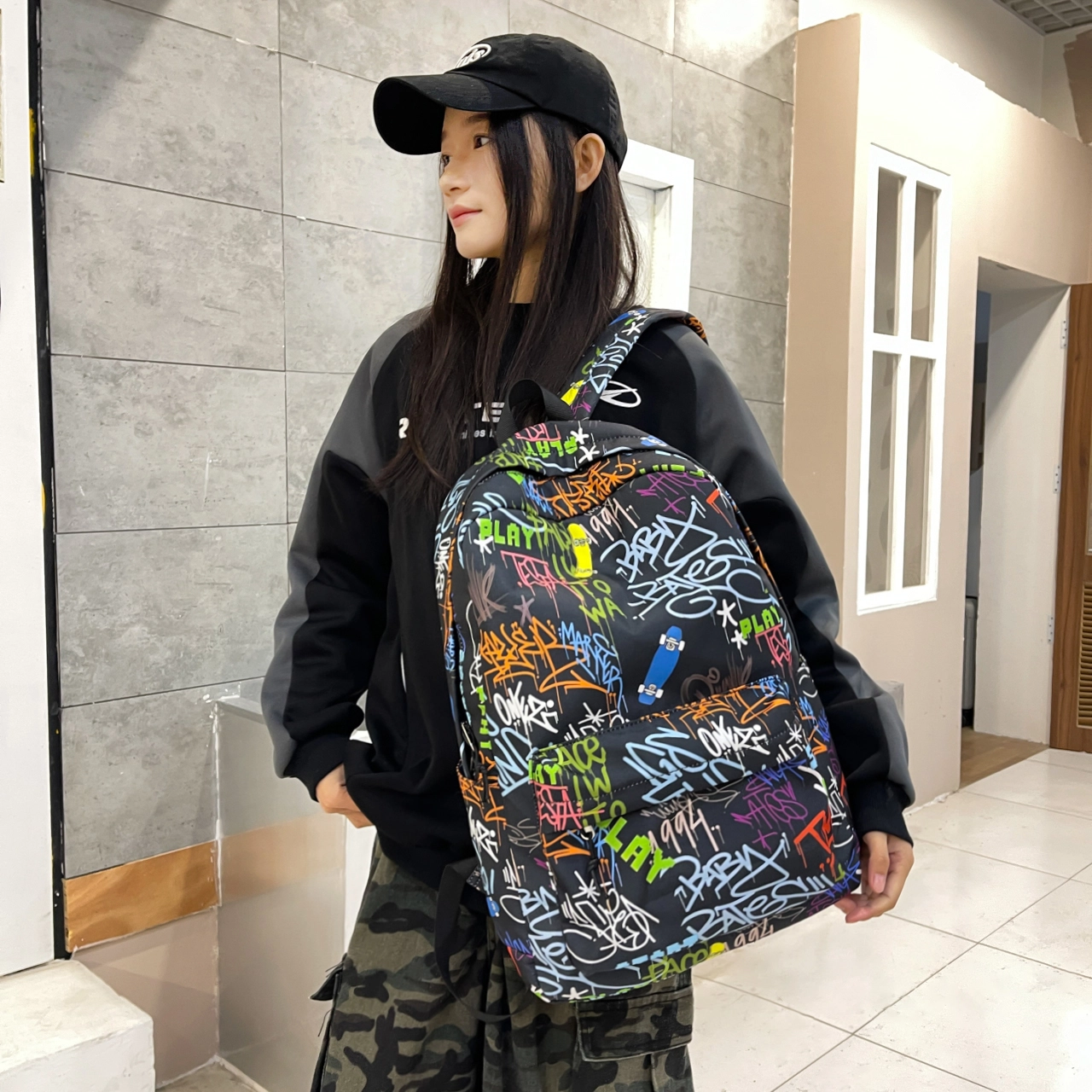 泰格奴 字母印花轻便简约国风大容量运动耐磨背包初中生高中生大学生上课百搭书包 尼龙布 双肩包 男女同款情侣款 蓝色/黑色