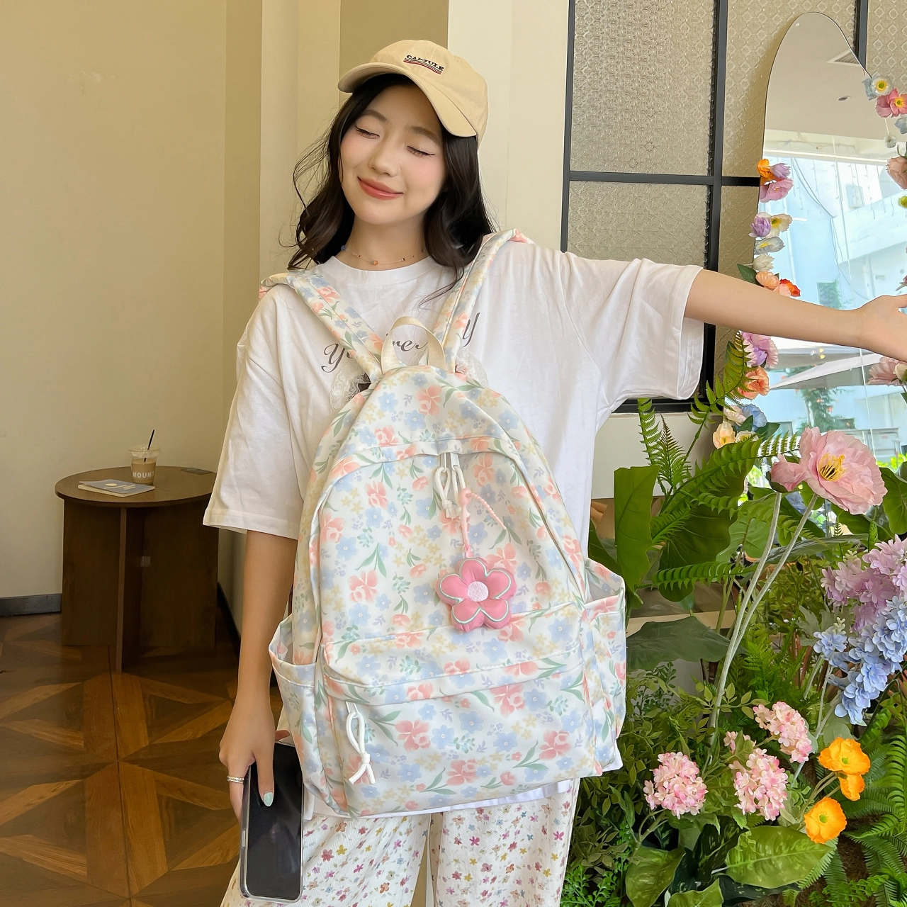 泰格奴 字母印花轻便国风大容量运动百搭 尼龙 书包双肩包 女款 多色